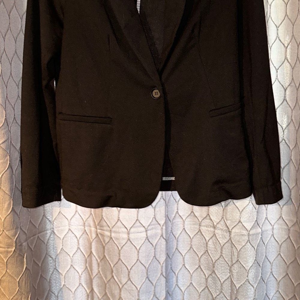 Blazer - Picture 2 of 4